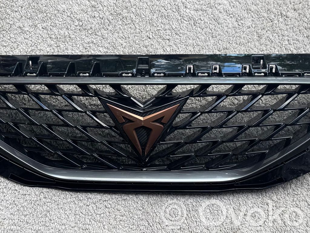 Cupra Formentor Front bumper upper radiator grill 