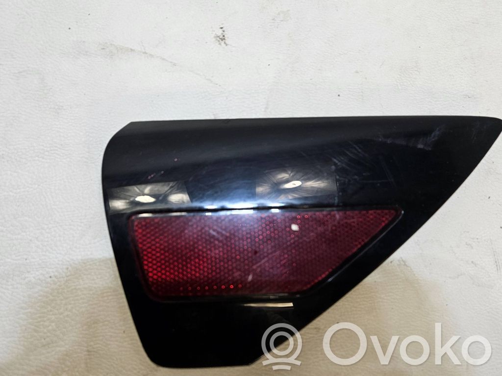Tesla Model 3 Takavalon heijastin 
