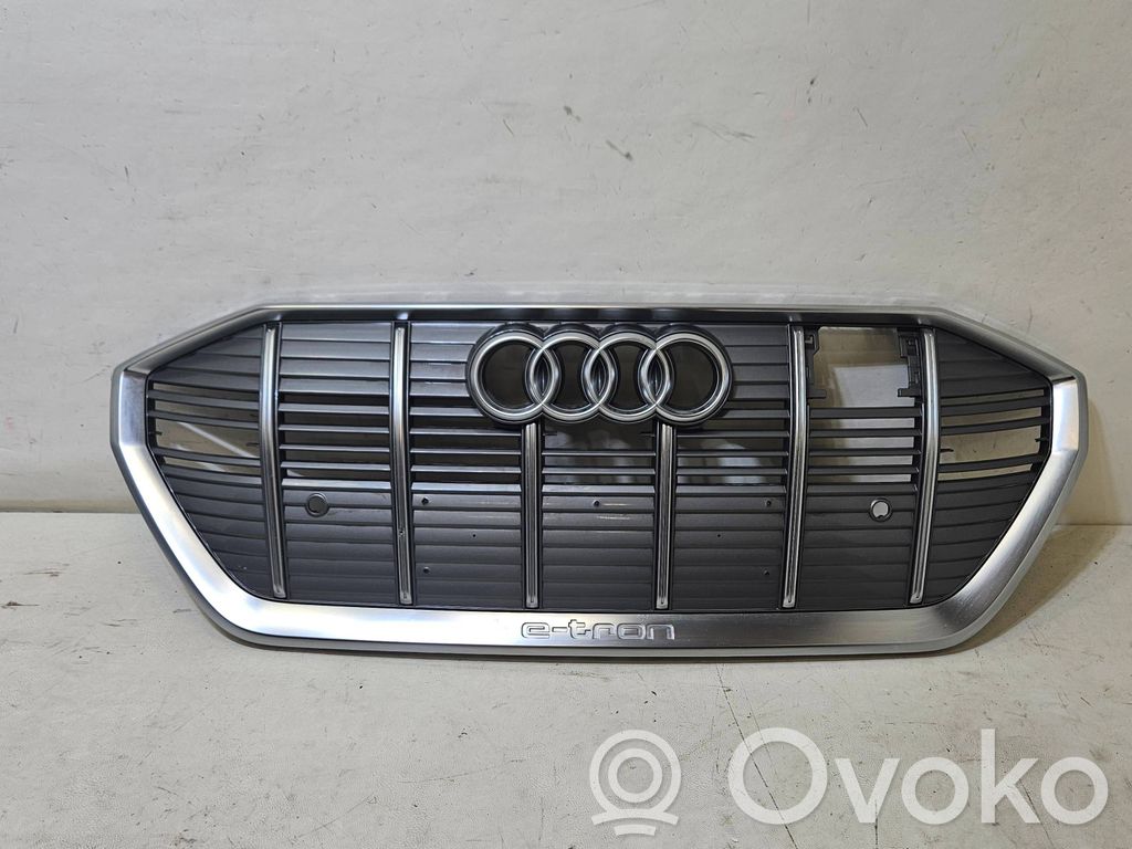 Front bumper upper radiator grill   4KE853651