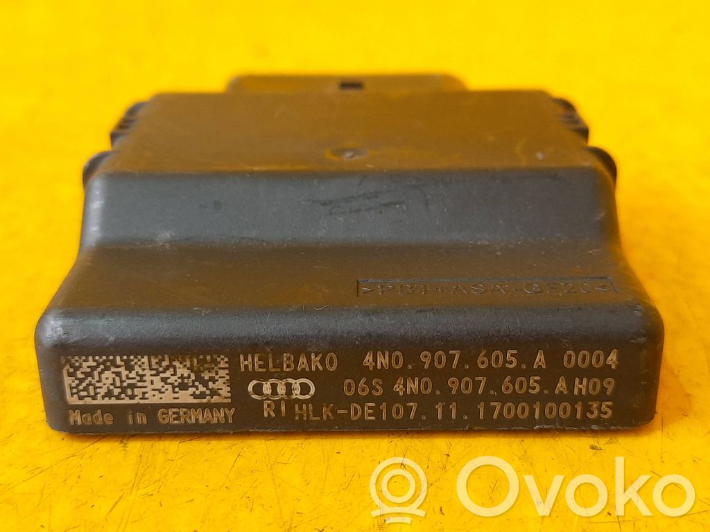 Audi A8 S8 D5 Relais Scheibenwischer 