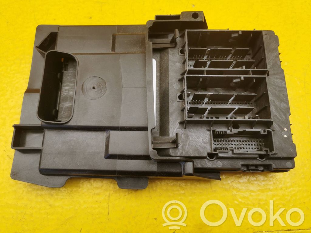 Audi A4 S4 B9 8W Mukavuusmoduuli 