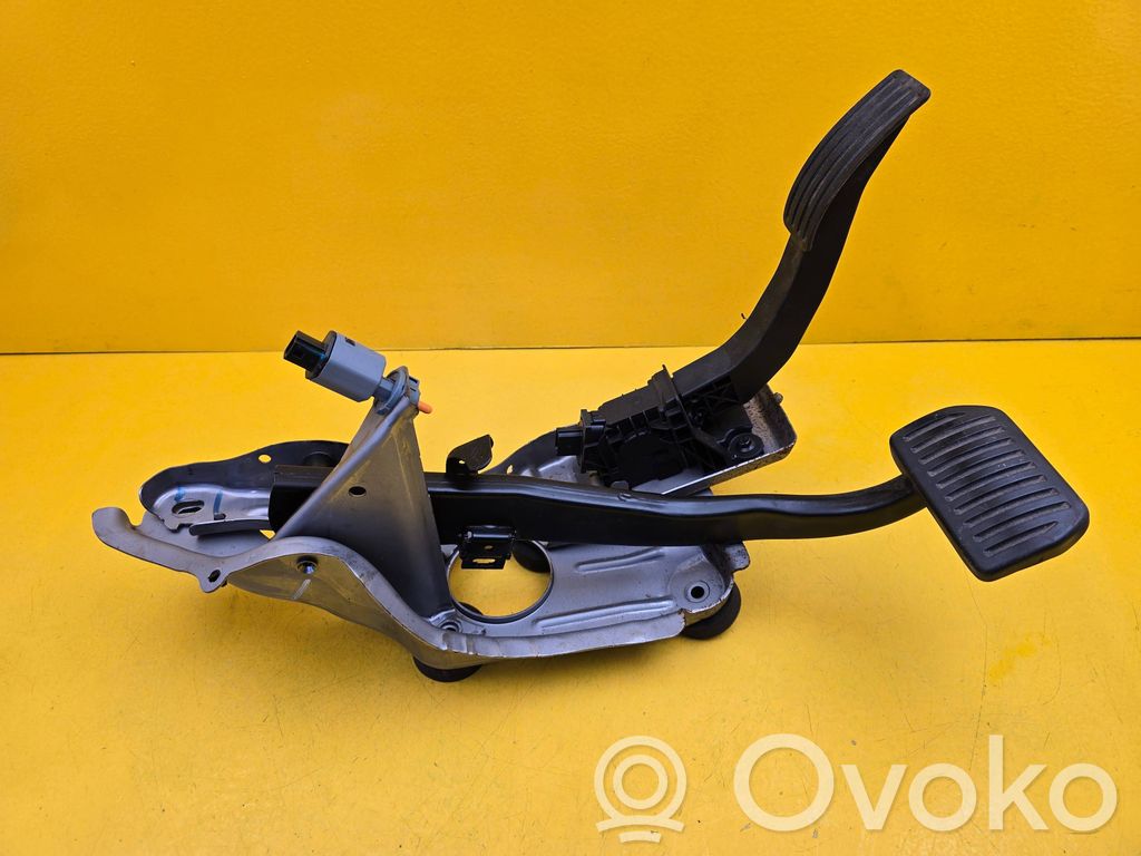 Lynk & co 01 Czujnik pedału hamulca / stopu 