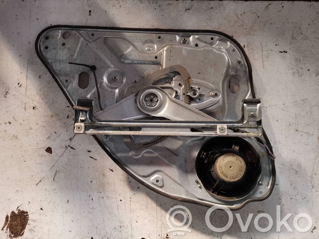 Ford Focus Elektryczny podnośnik szyby drzwi tylnych 