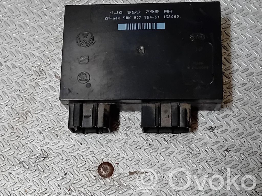 Volkswagen Golf IV Moduł / Sterownik komfortu 