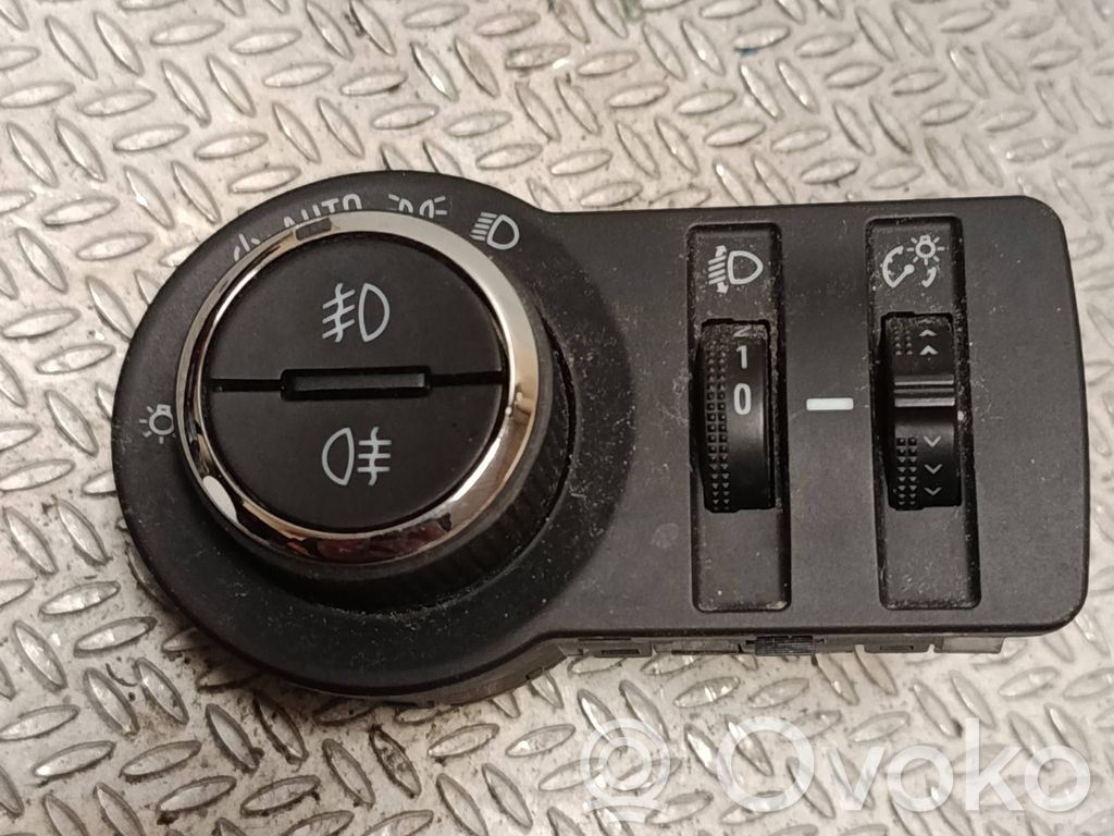 Light switch   95297422,20150923,10026915