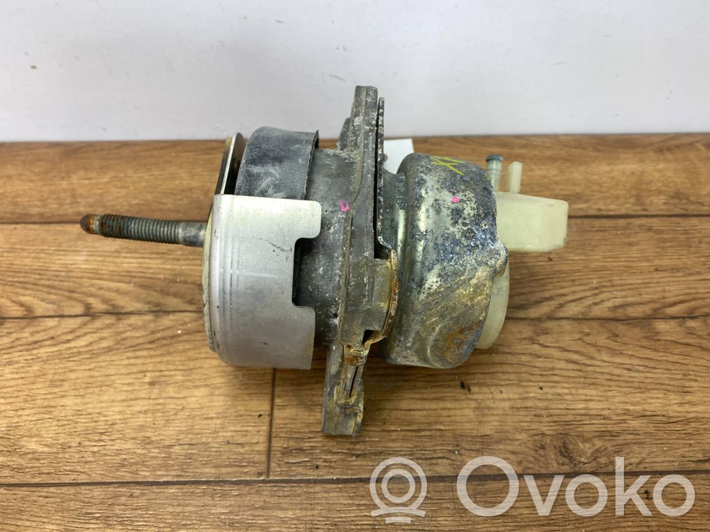 Ford Mustang VII Engine mounting bracket 