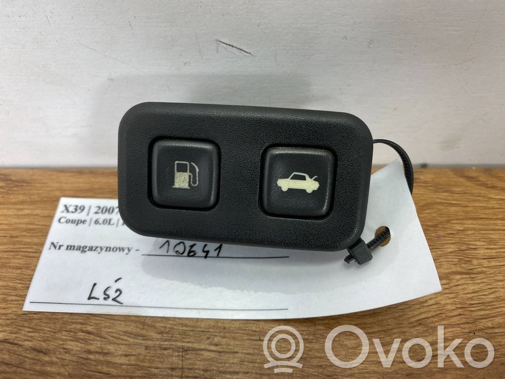 Chevrolet Corvette C6 Tailgate/boot open switch button 