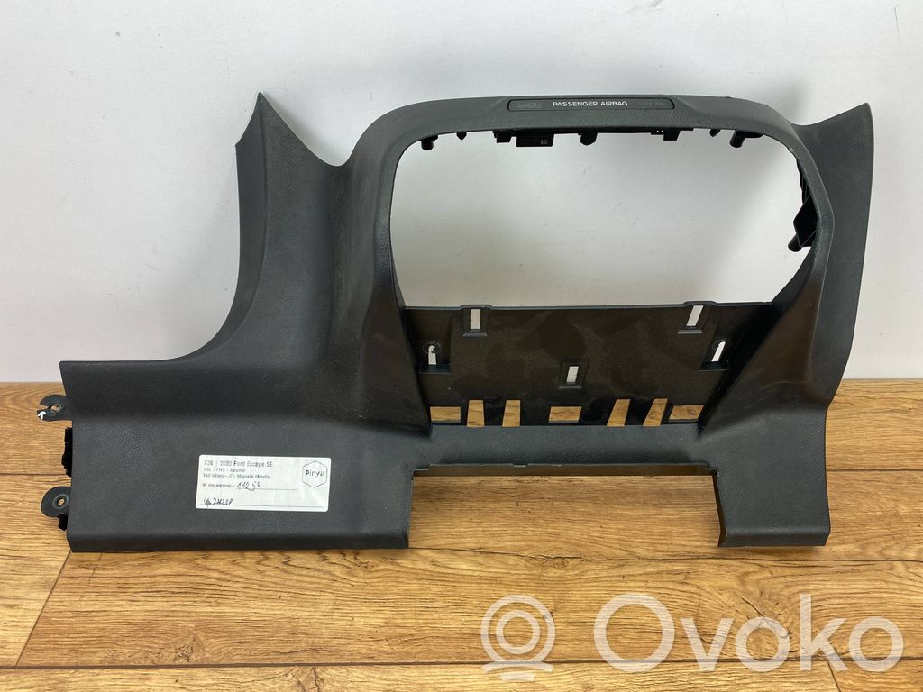 Ford Escape IV Dashboard trim 