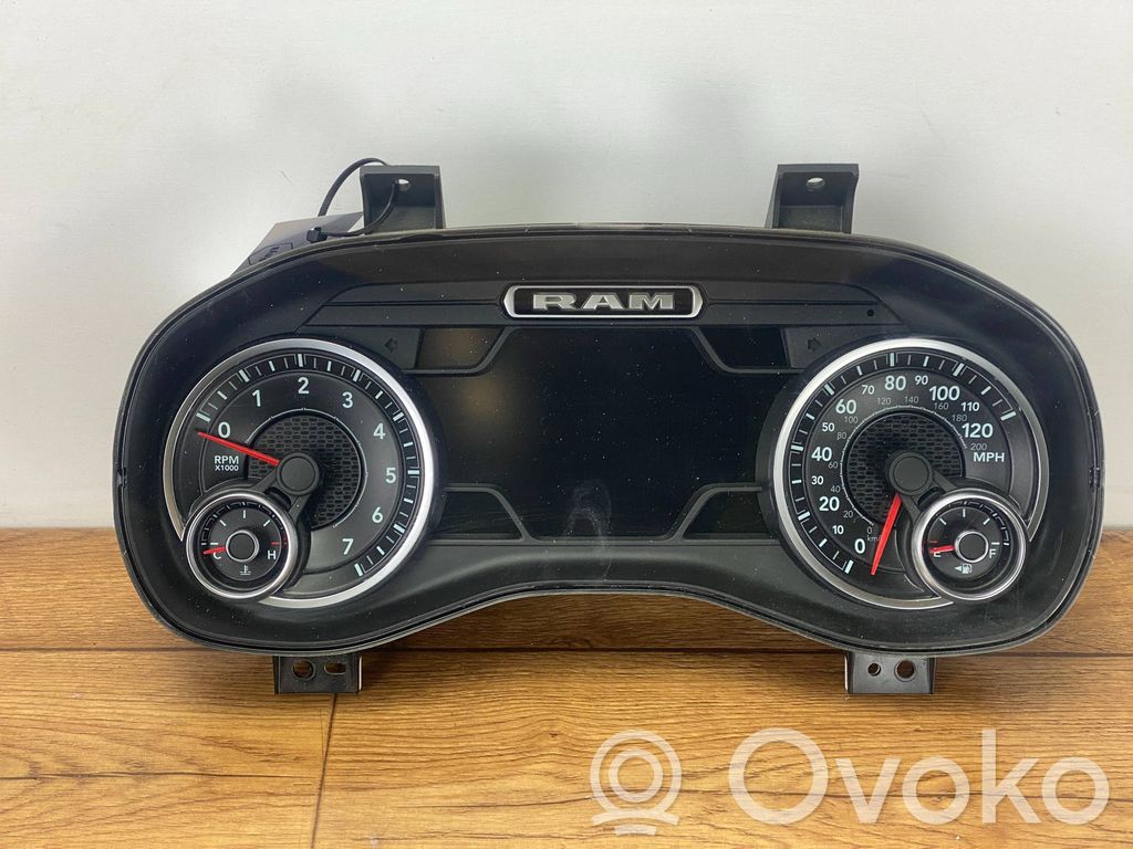 Ram 1500 DT Vitezometru (grup de instrumente) 