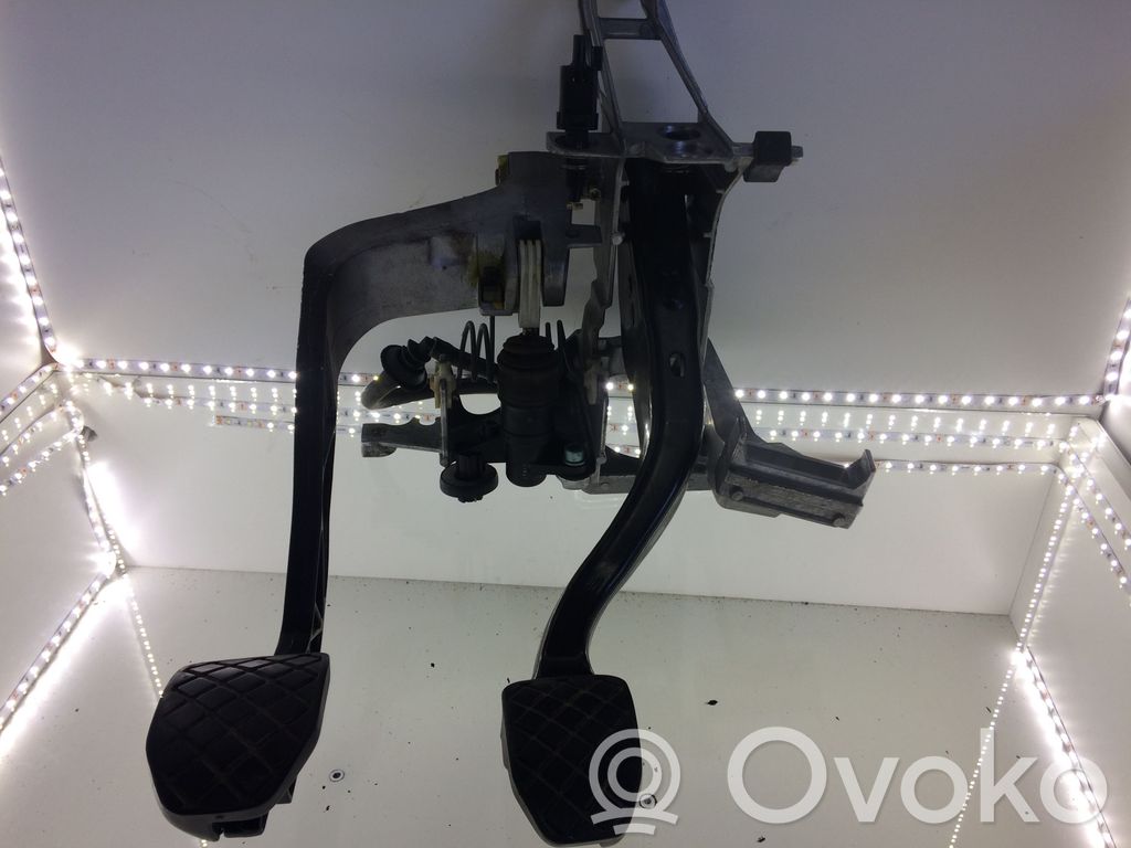 Audi A6 S6 C5 4B Assemblage pédale 