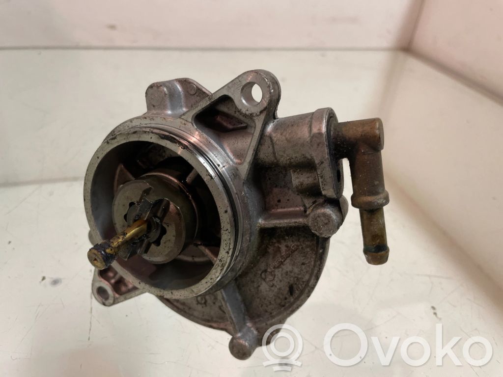 Audi A4 S4 B7 8E 8H Pompe à vide 
