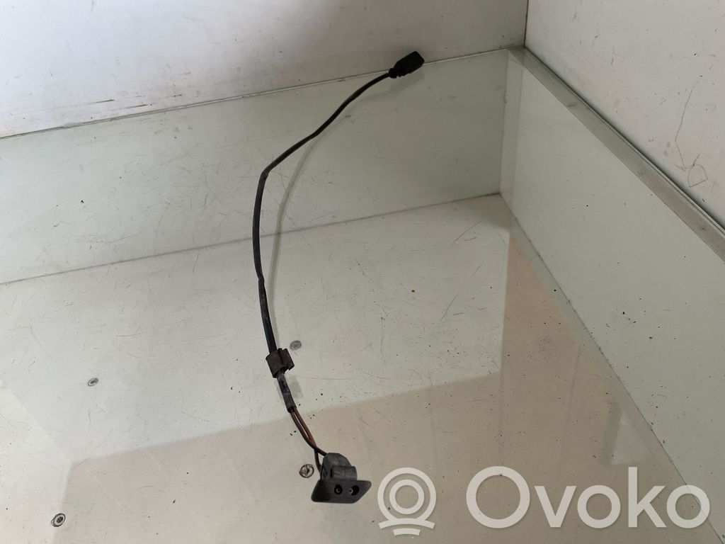 Audi A3 S3 8L Windshield washer spray nozzle 