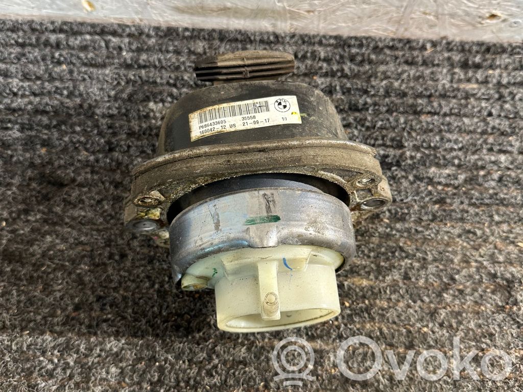 Engine mount bracket   6864336,35558,16004212
