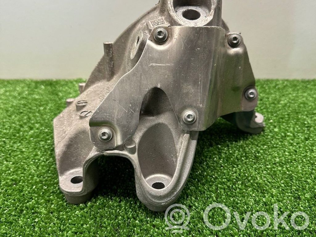 BMW X7 G07 Engine mounting bracket 