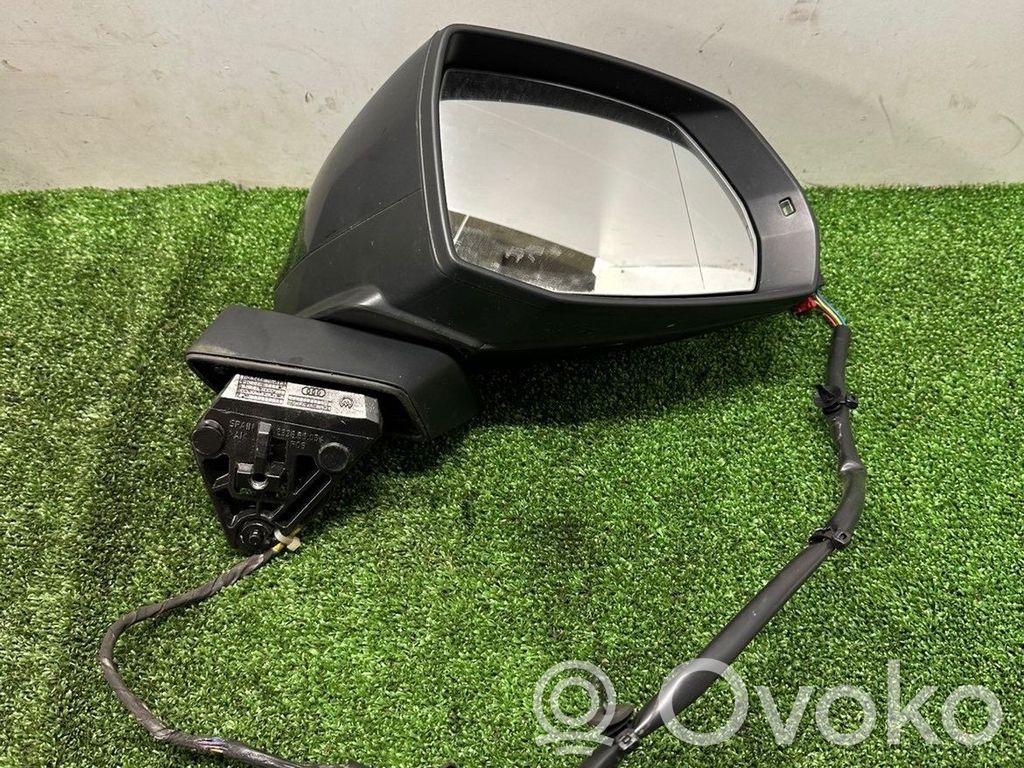 Audi Q7 4M Elektryczne lusterko boczne drzwi przednich 