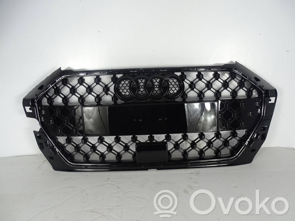 Audi A1 Grotelės priekinės 