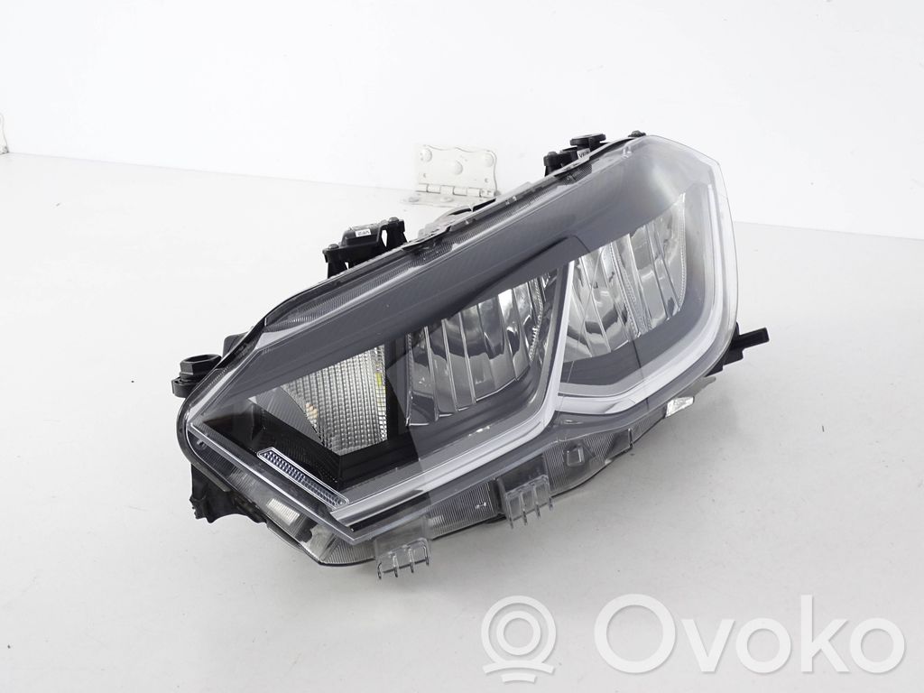 Volkswagen Polo VI Lampa przednia 