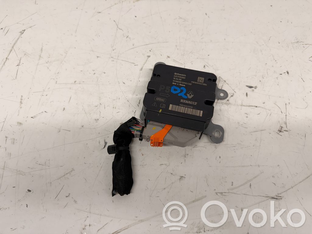 Dacia Duster II Airbag control unit/module 