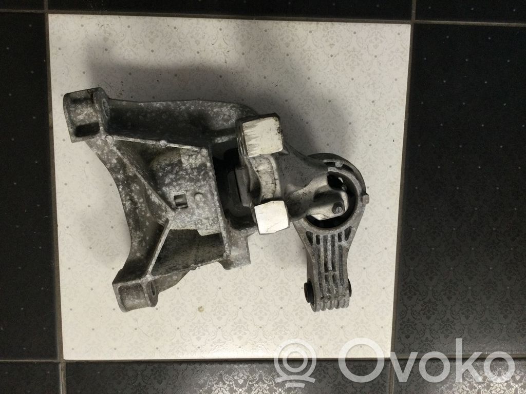 Engine mount bracket