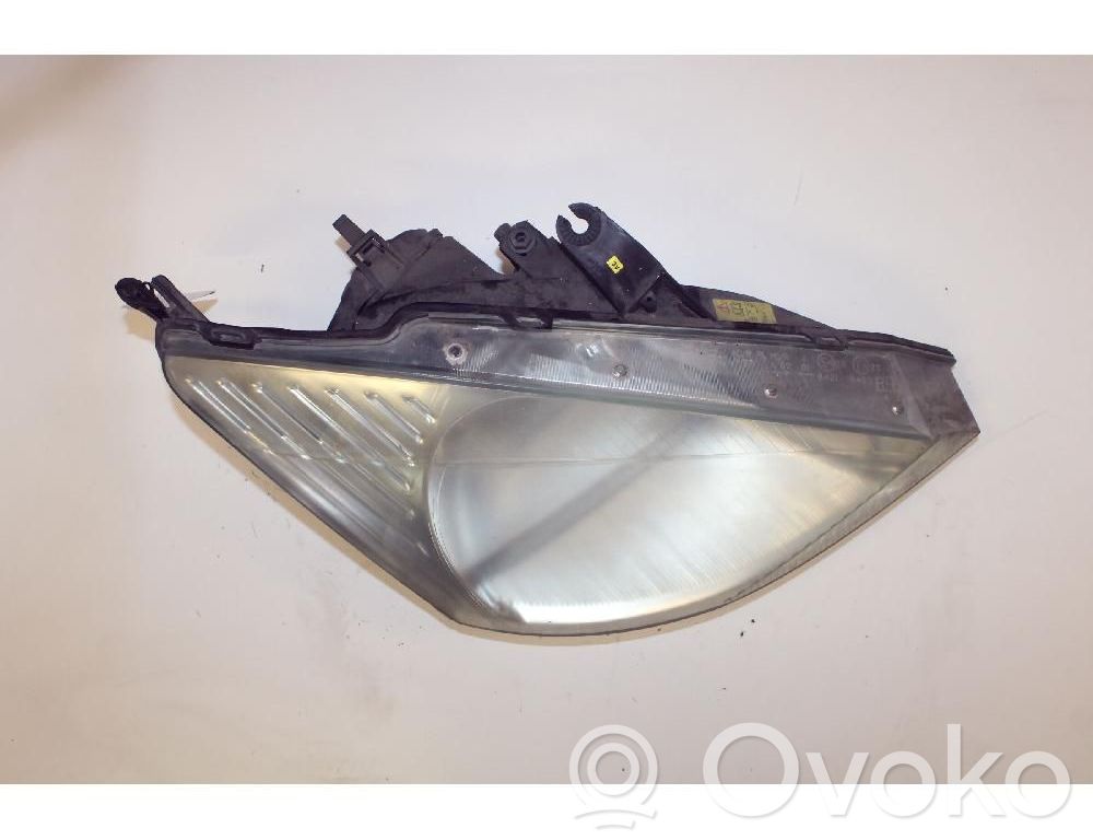 Ford Focus Headlight/headlamp 