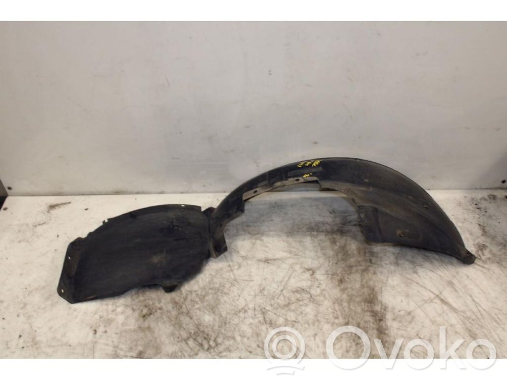 Front wheel arch liner splash guards