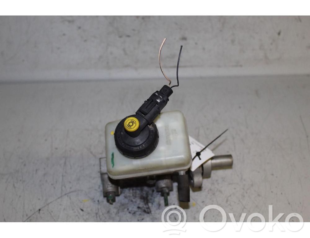 Master brake cylinder