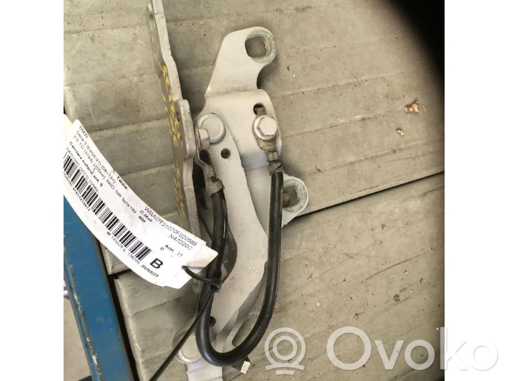 Engine bonnet/hood hinges