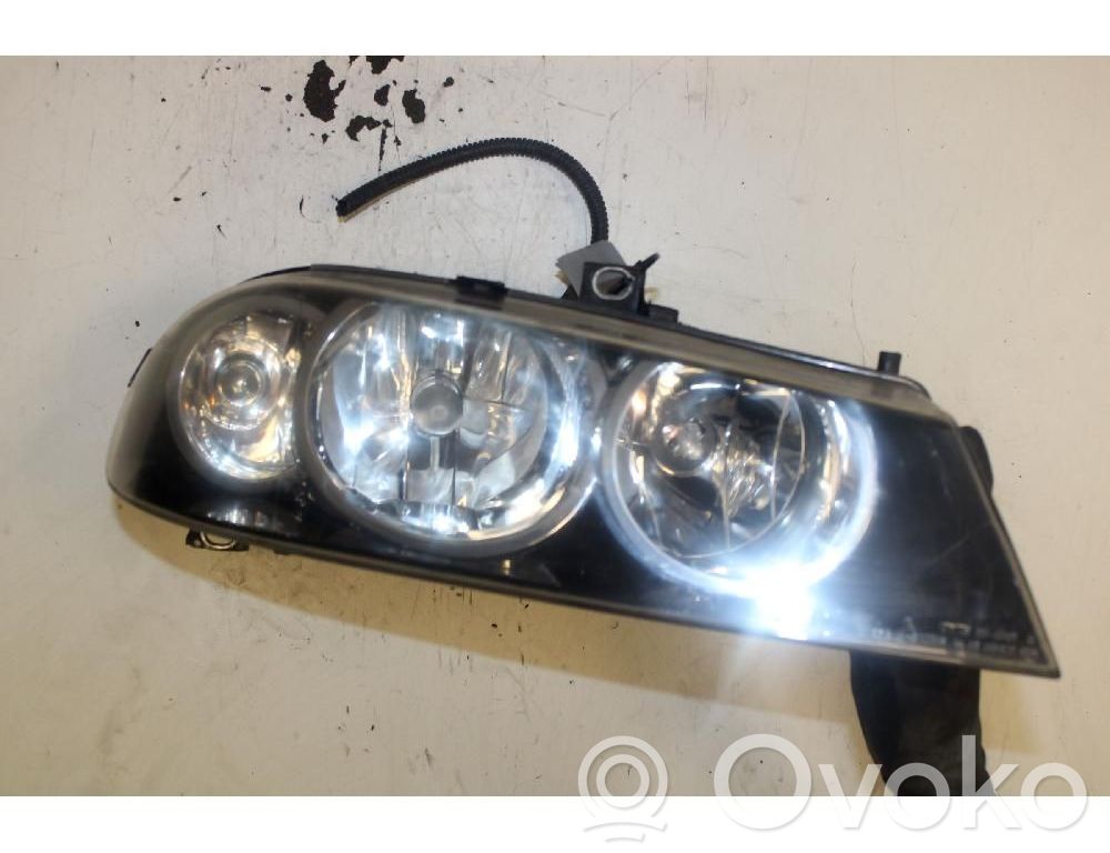 Alfa Romeo 156 Lampa przednia 
