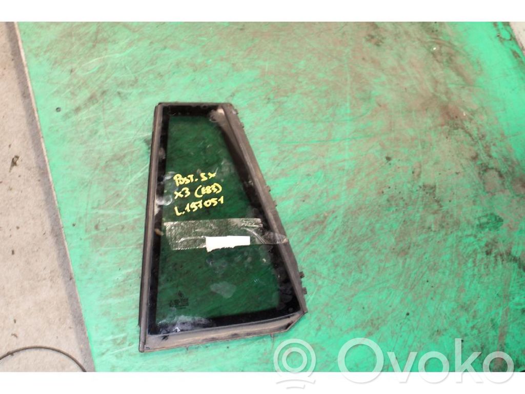 Ventanilla de ventilación de la puerta trasera