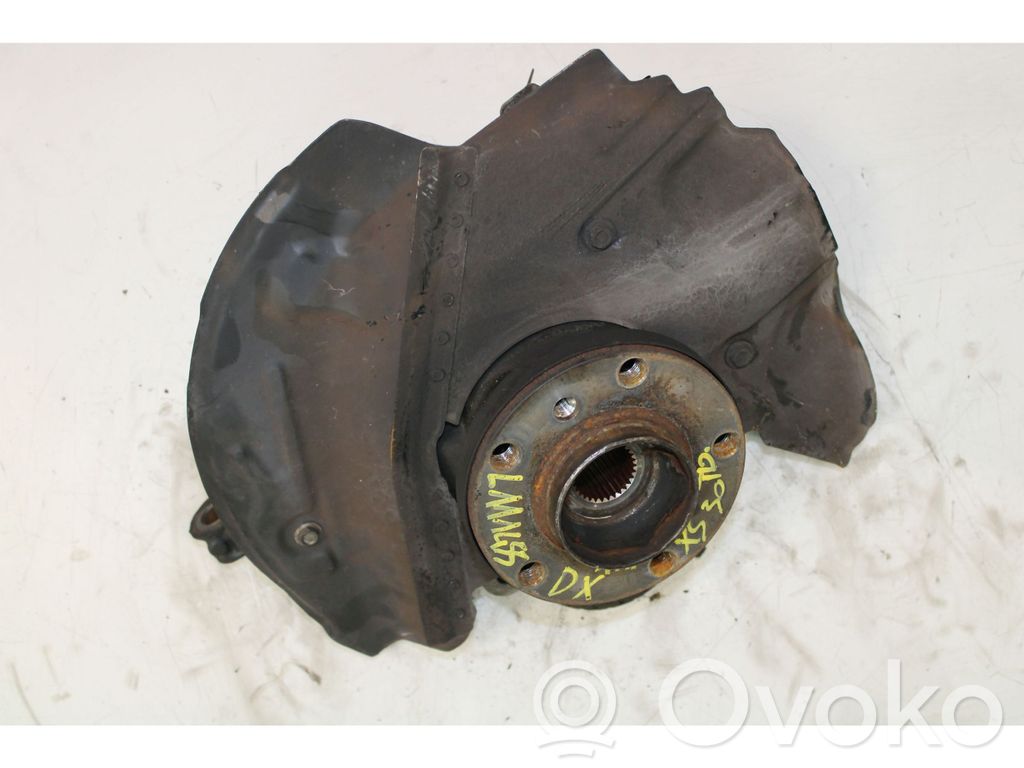 Front wheel hub spindle knuckle