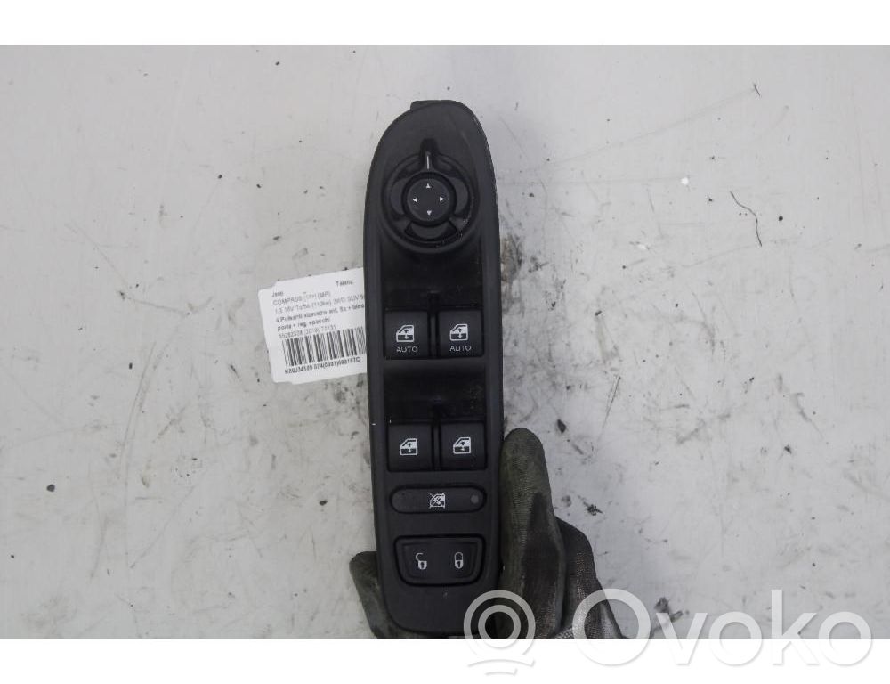 Jeep Compass Electric window control switch 