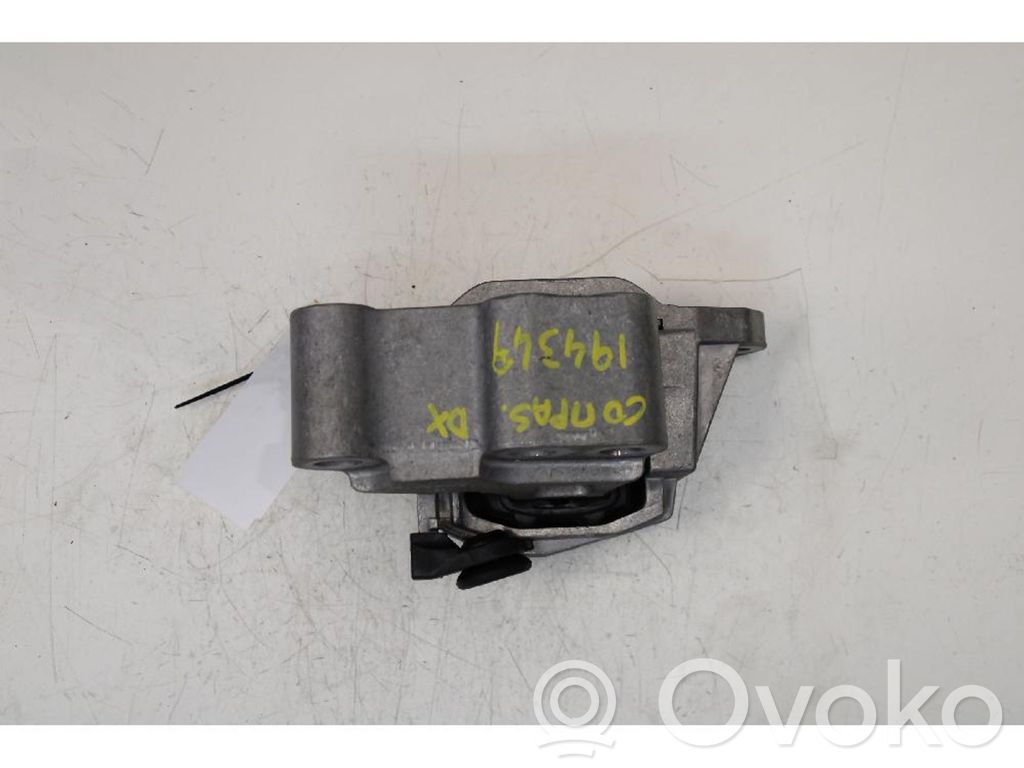 Engine mount bracket   00520709670