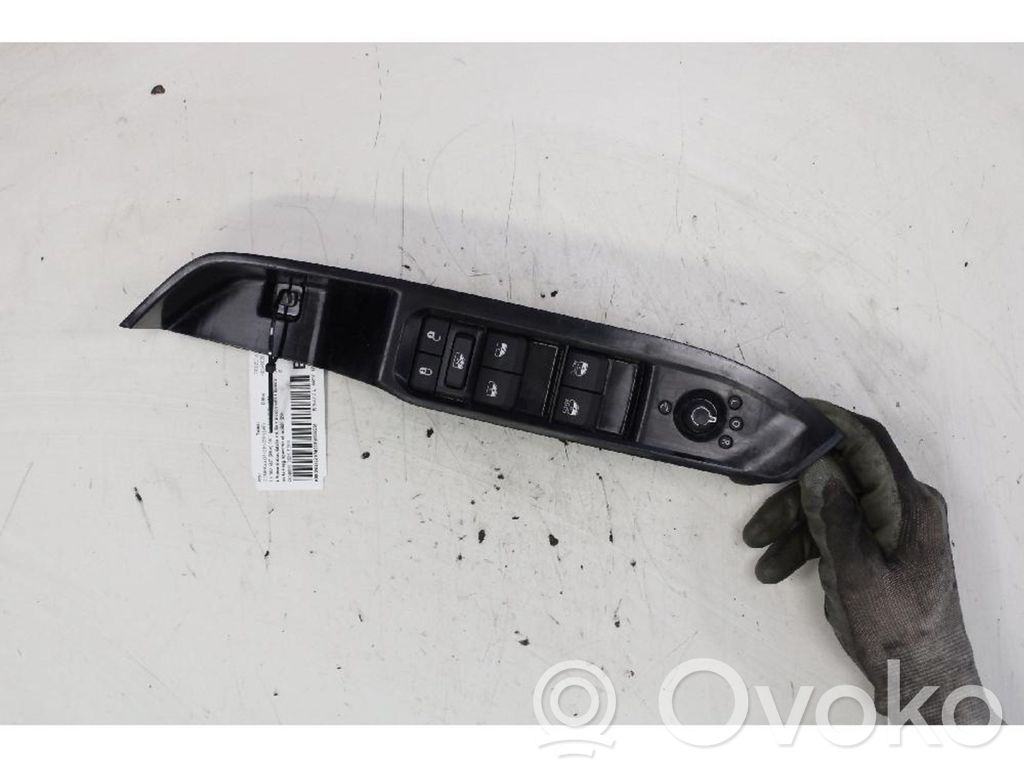 Jeep Compass Electric window control switch 