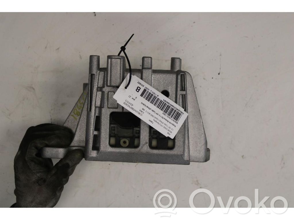 Jeep Renegade Engine mount bracket 