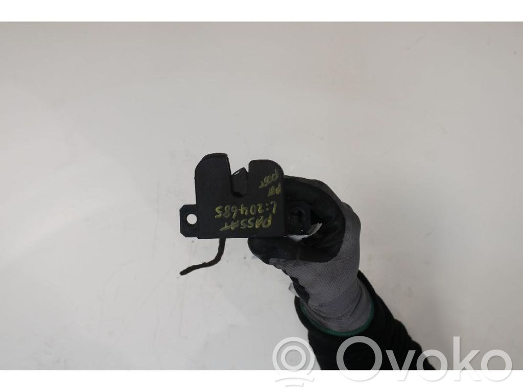 Volkswagen PASSAT B5 Tailgate/trunk/boot lock/catch/latch 