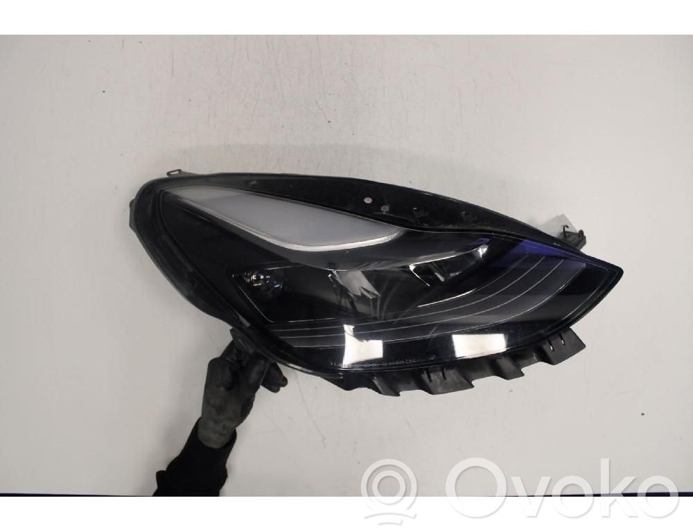 Tesla Model Y Far 