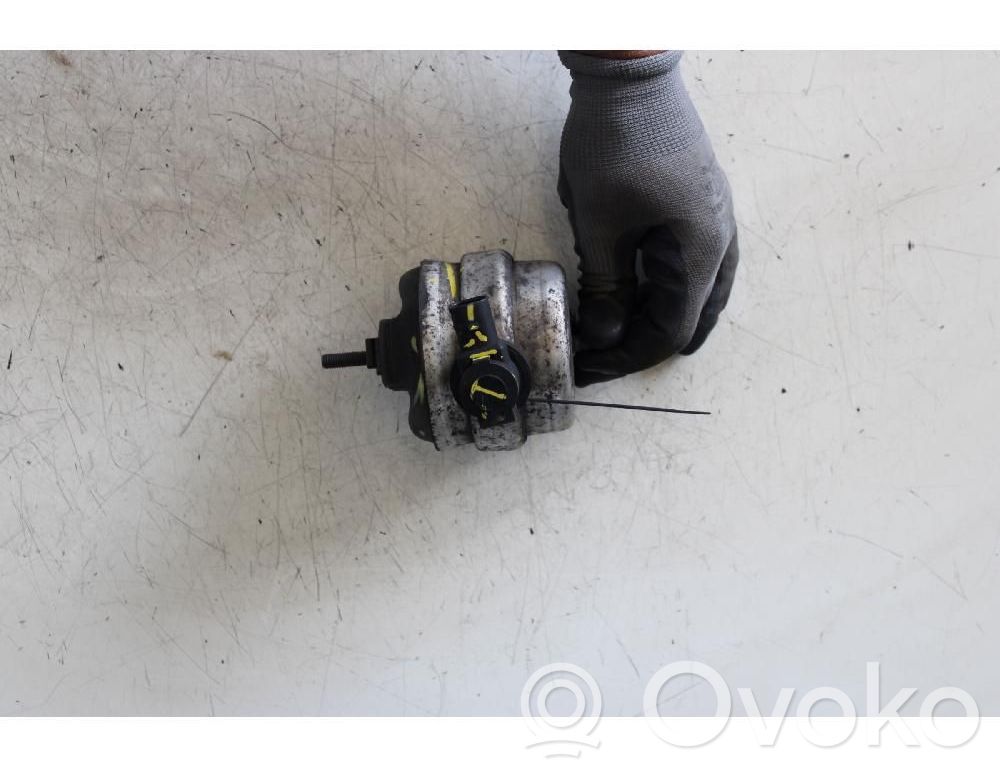Engine mount bracket   8E0199379AC,8E0199379,8E0199379BA,8E0199379BJ