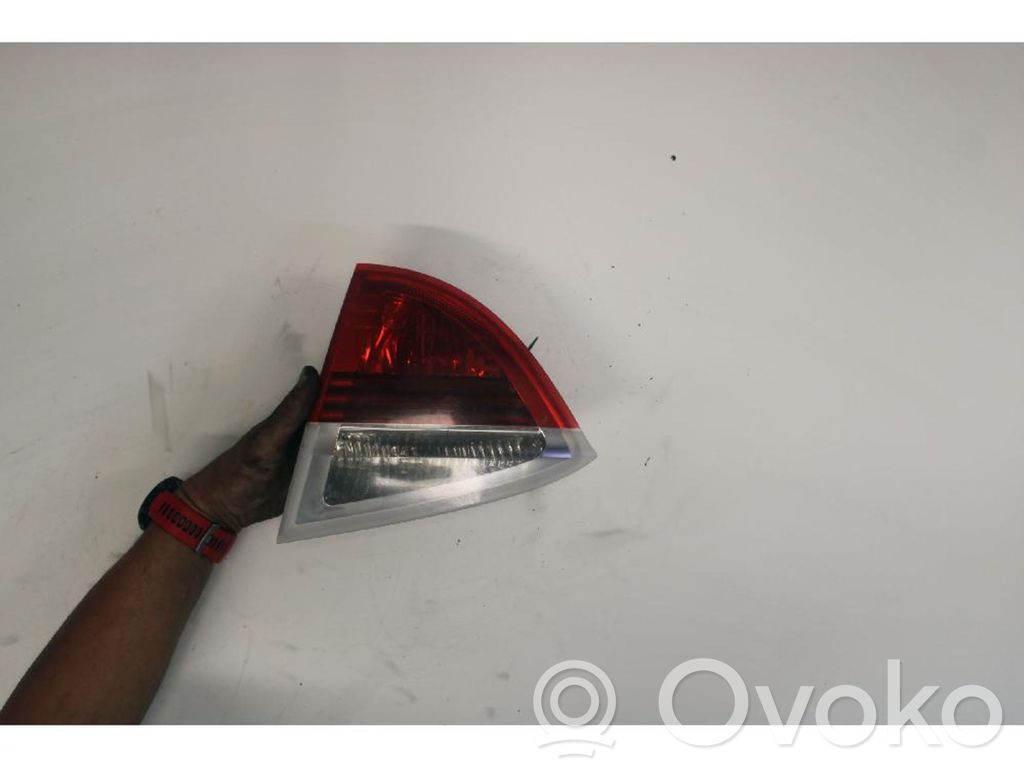 BMW 3 E90 E91 Lampy tylnej klapy bagażnika 