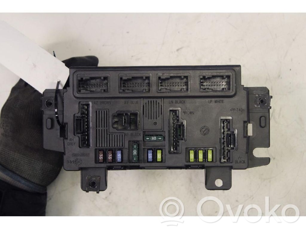 Fiat Panda II Ramka / Moduł bezpieczników 