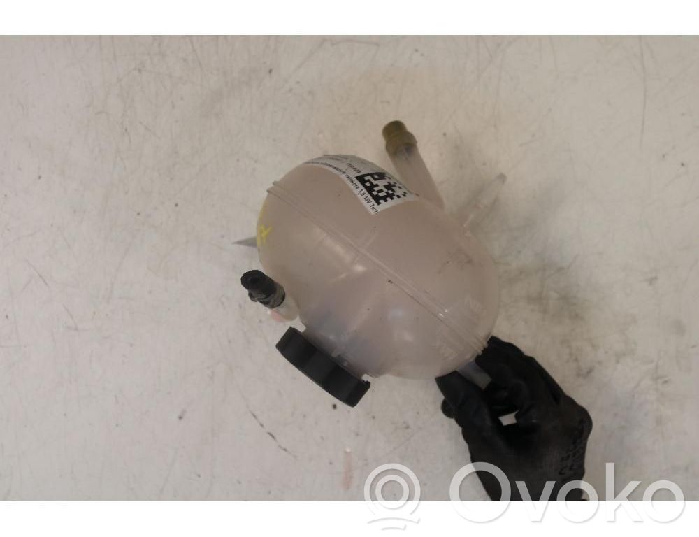 Ausgleichsbehälter Kühlwasser   52115767