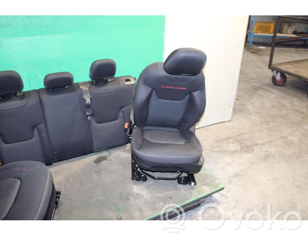 Jeep Renegade Fotele / Kanapa / Komplet 