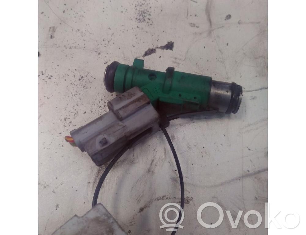 Inyector de combustible   01F023