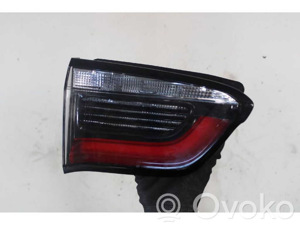 Jeep Compass Galinis žibintas dangtyje 