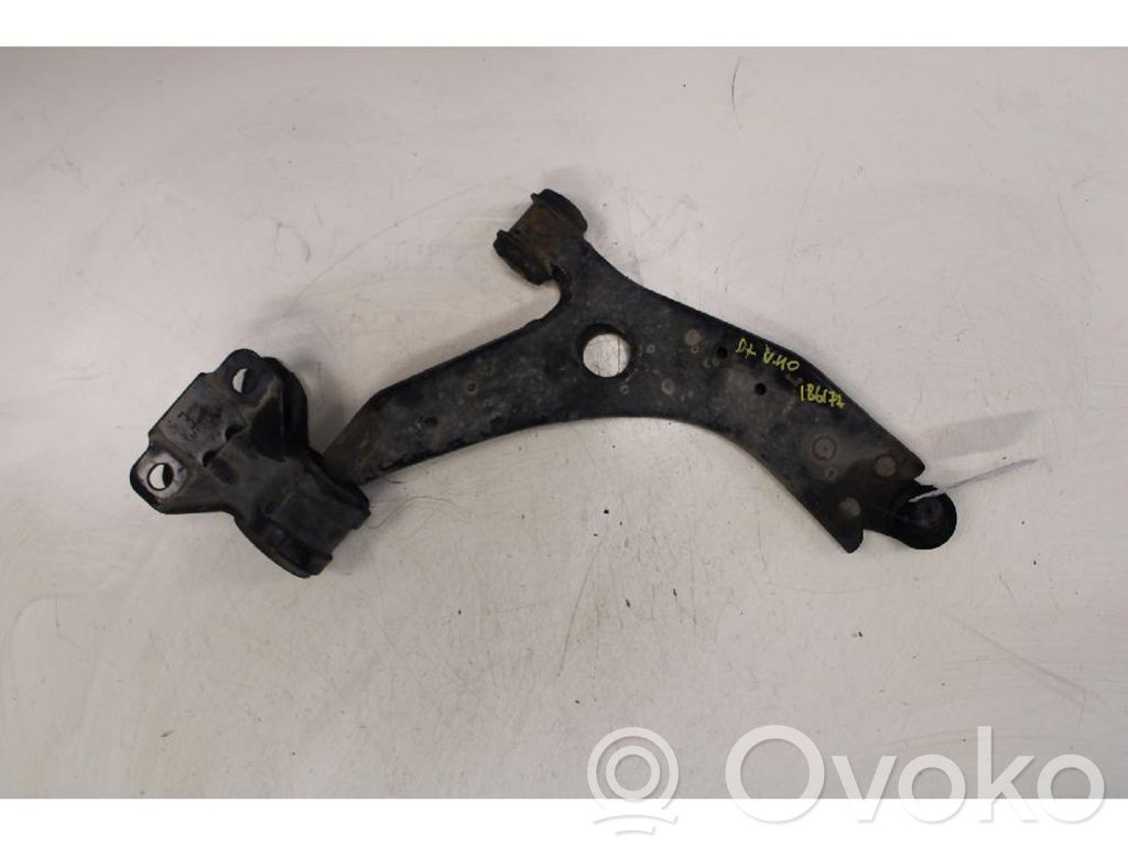 Volvo V40 Cross country Dolny wahacz przedni 