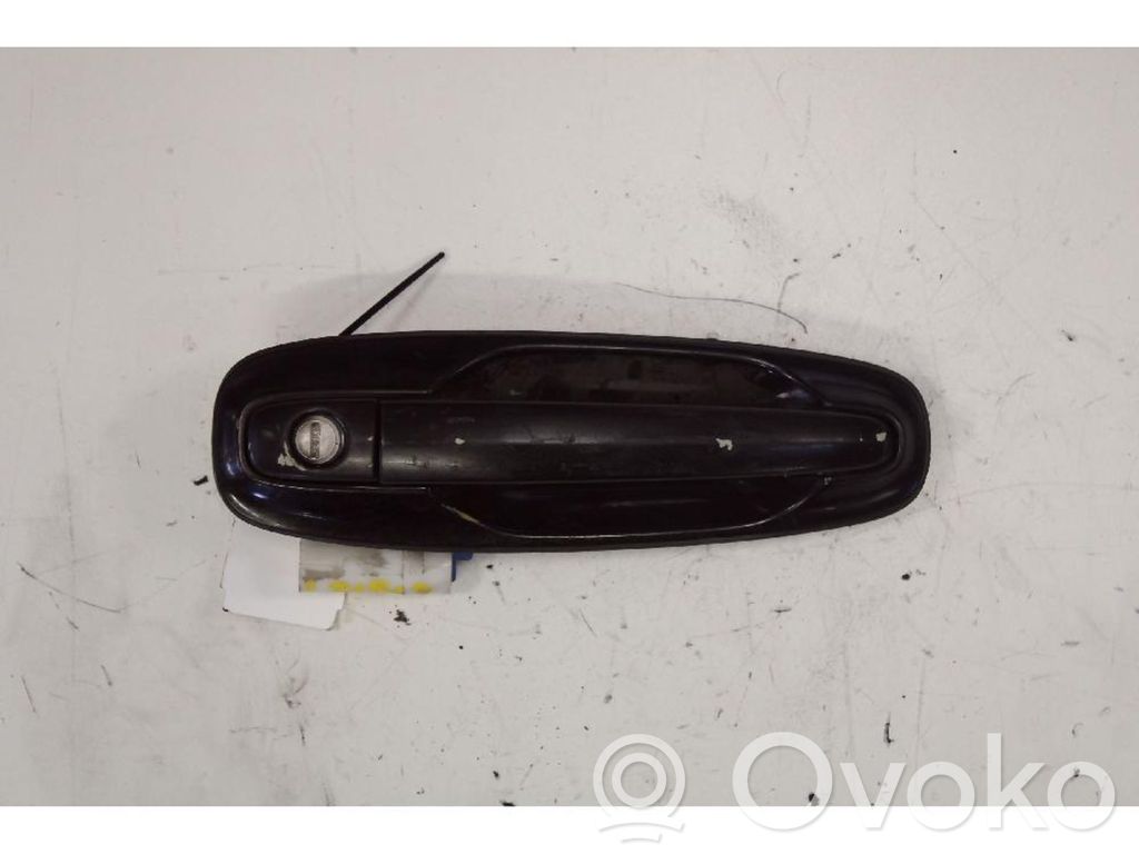 Manecilla externa puerta delantera
