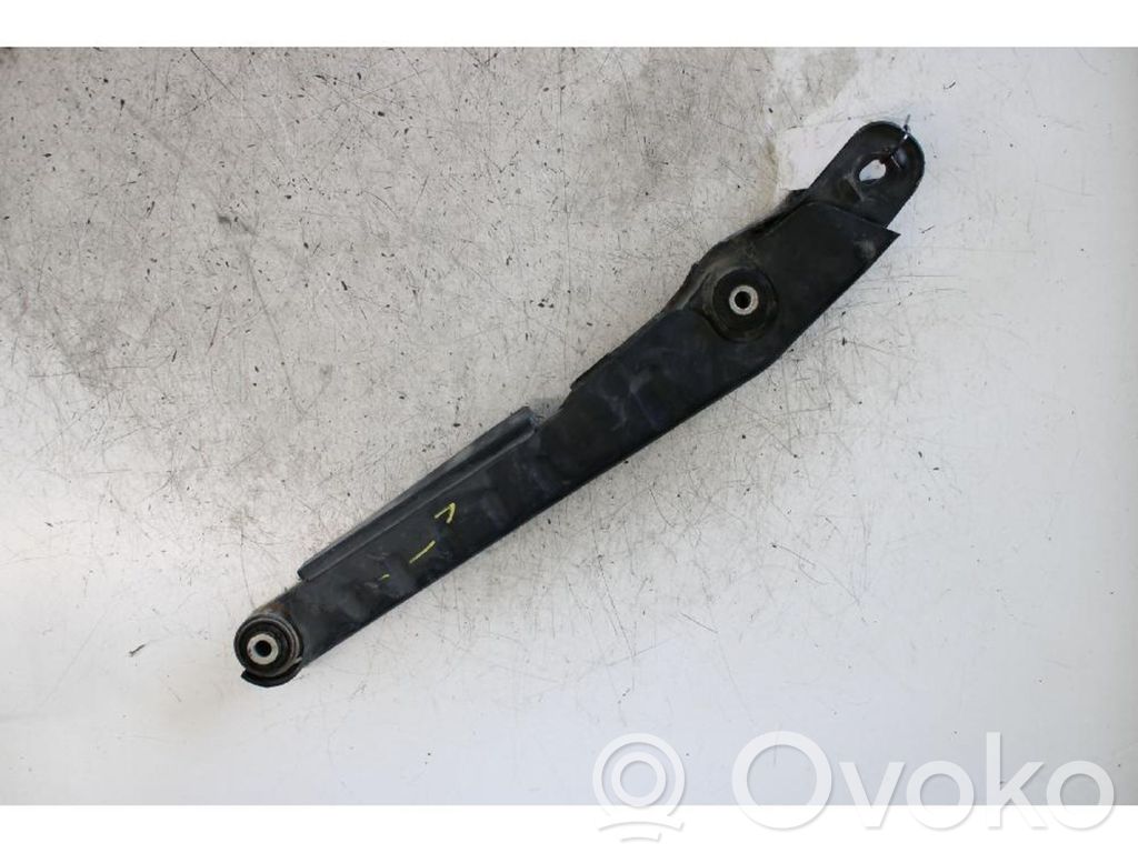 Brazo de suspensión delantero
