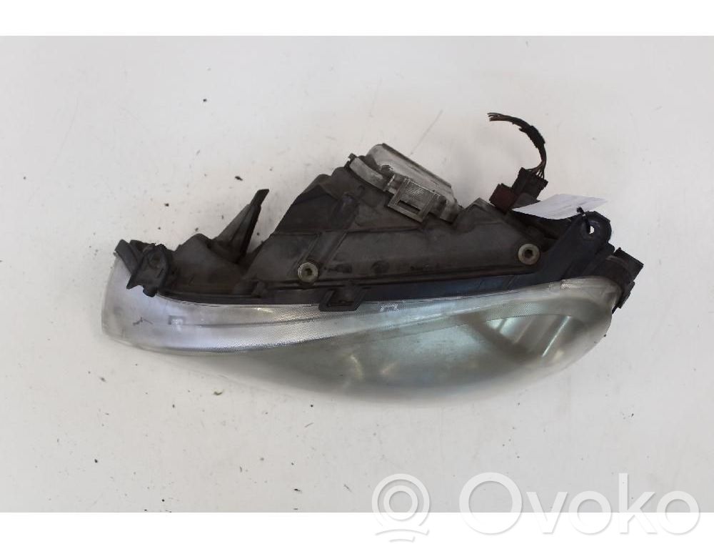 Opel Combo C Phare frontale 