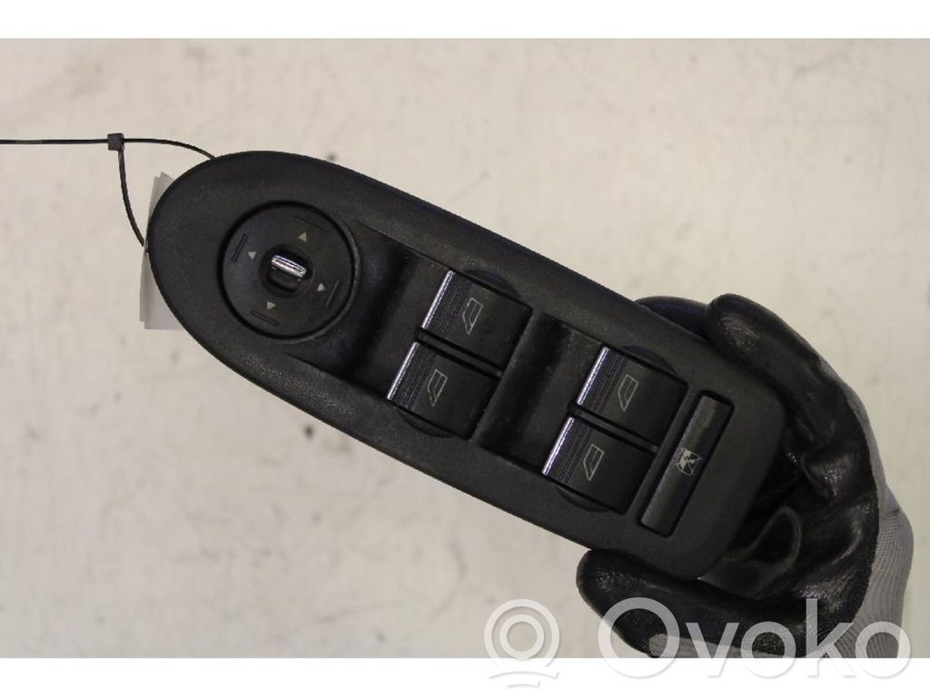 Ford Kuga I Przyciski szyb 