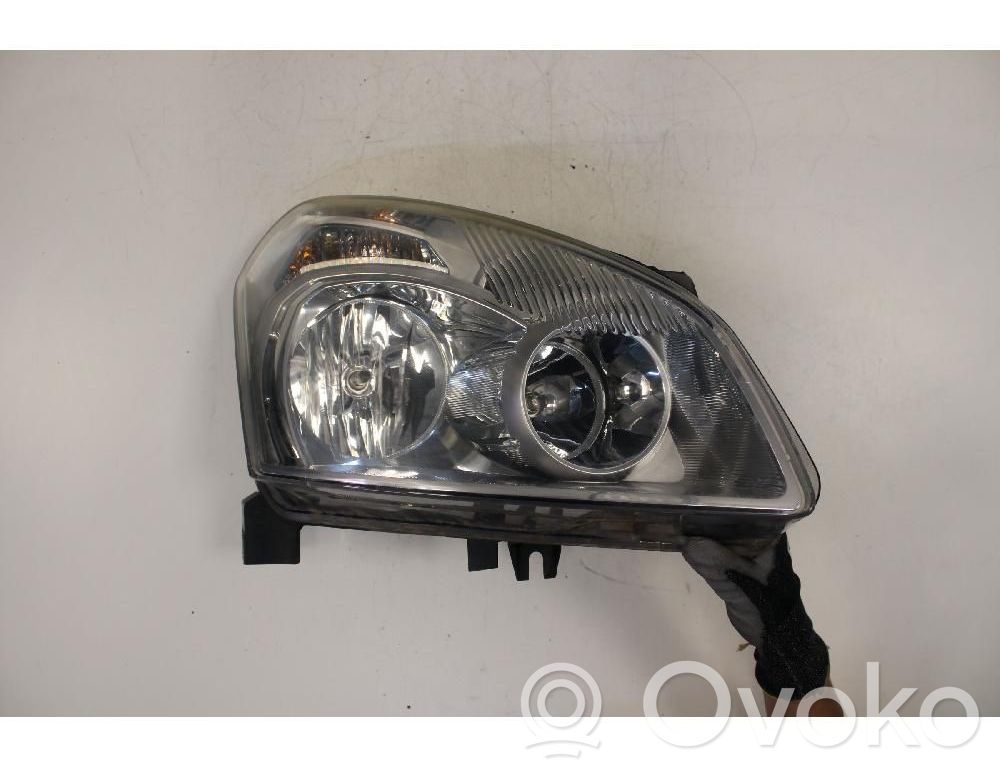 Nissan Qashqai+2 Phare frontale