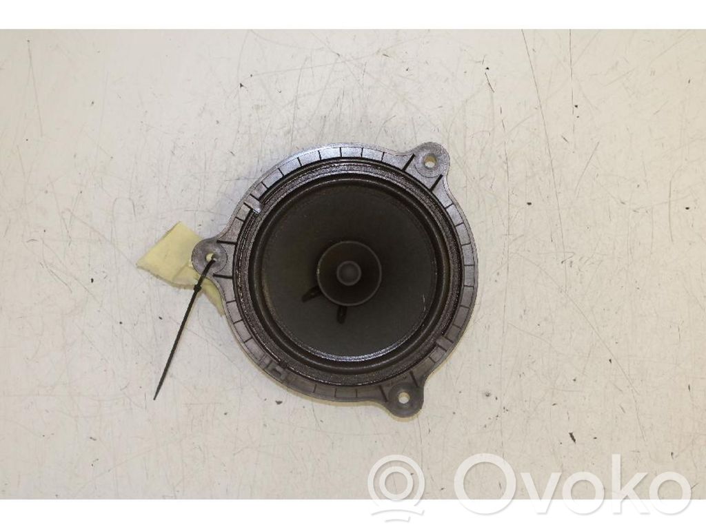 Nissan Qashqai Enceinte de porte arrière